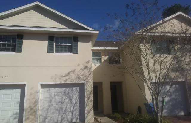 3 BEDS TOWNHOUSE!! CLOSE TO DOWNTOWN !!! GATED COMMUNITY - 10469 Regent Square Drive, Alafaya, FL 32825