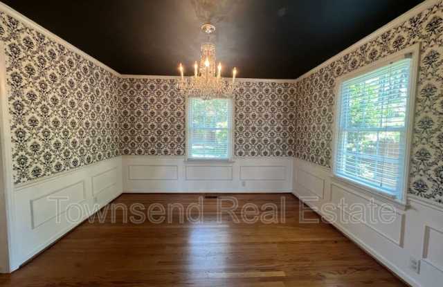 2814 Mirror Lake Dr.