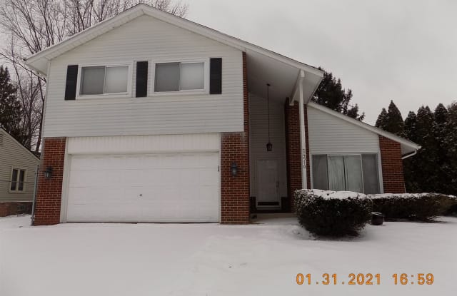 24510 Knollwood St - 24510 Knollwood Street, Novi, MI 48375