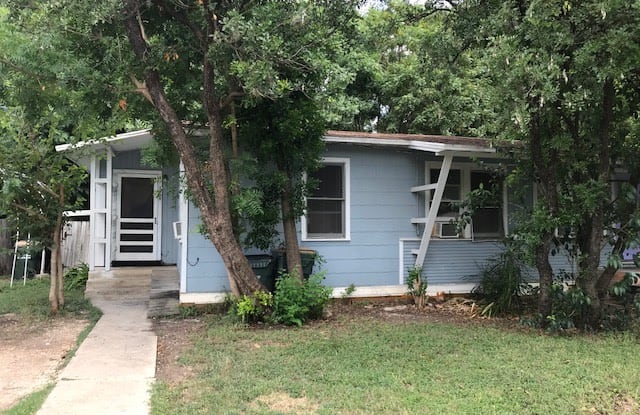 1009/1011 Haynes - 1009 - 1009 Haynes Street, San Marcos, TX 78666