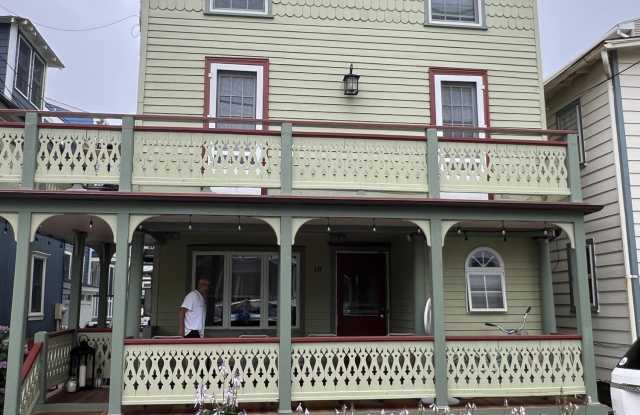 10 Olin Street