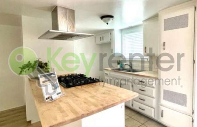 5614 Hillsdale Blvd