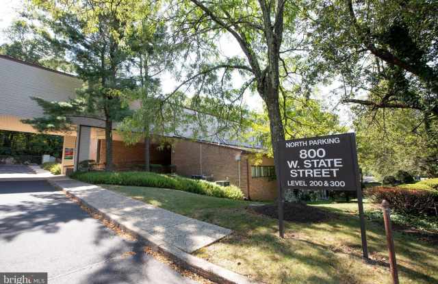 Photo of 800 W STATE Street unit: Ste 204