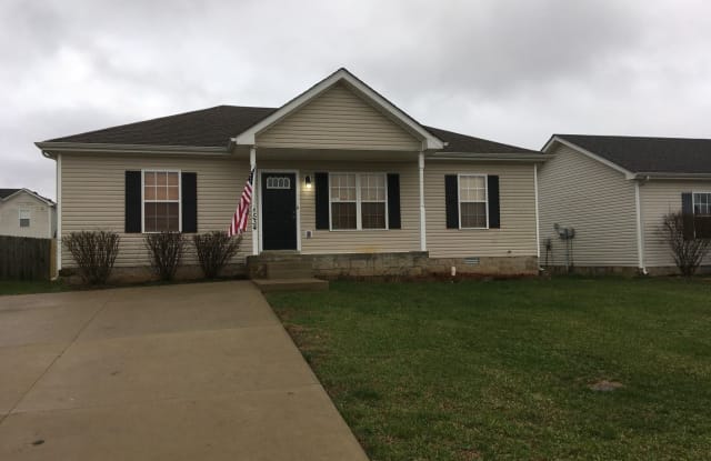 534 Oakmont Drive - 534 Oakmont Drive, Clarksville, TN 37042