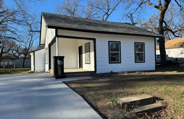 3 bedroom 2 bath across from Park!