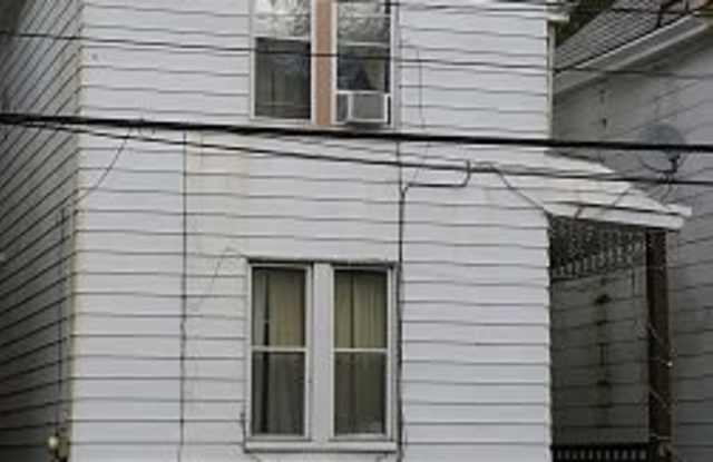 Incredible Value in Walnut Hills - move right in