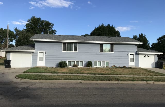 1806 N 23rd St - 1806 North 23rd Street, Bismarck, ND 58501