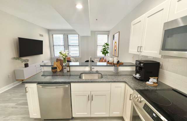 Rittenhouse Row Apartments