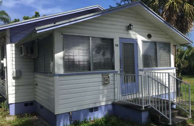 Great 2-1 house close to Downtown Ft Lauderdale - 110 Southwest 8th Avenue, Fort Lauderdale, FL 33312