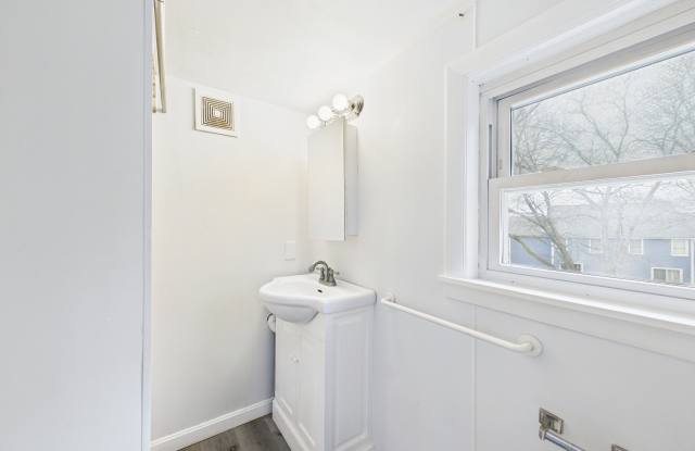 63 West Carpenter Street - 2R