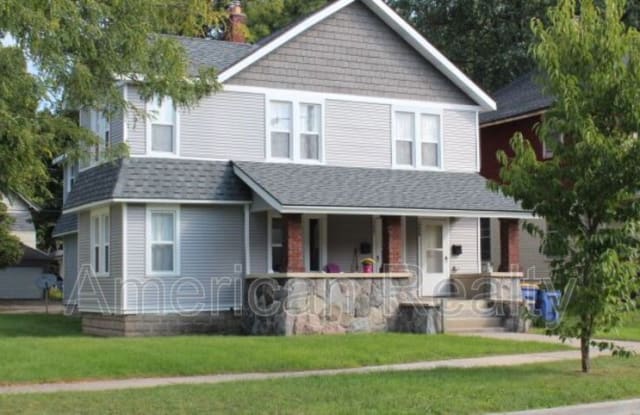 1229 Sherman St SE (Upper) - 1229 Sherman Street Southeast, Grand Rapids, MI 49506