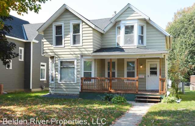 2518 Taylor St NE