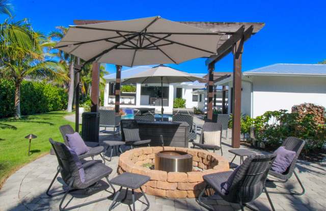 ** LUXURY AT ITS FINEST ** STUNNING TOP TO BOTTOM THIS 4 BED-5 BATH SINGLE FAMILY POOL AND SPA HOME IN COQUINA SANDS FOR A SEASONAL OR ANNUAL TENANT **