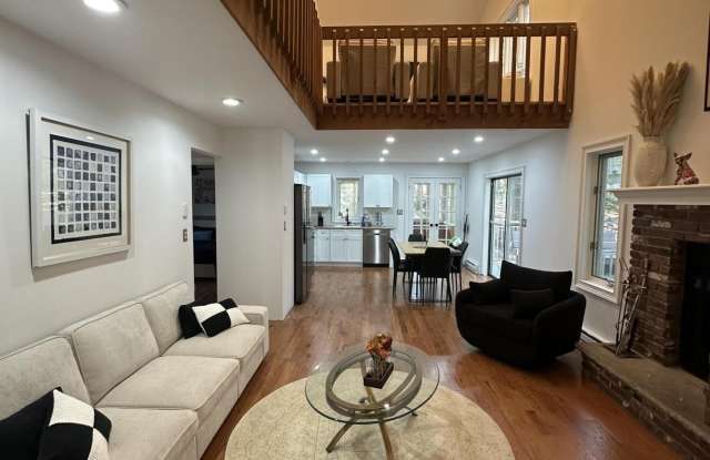 1319 Burnside Terrace