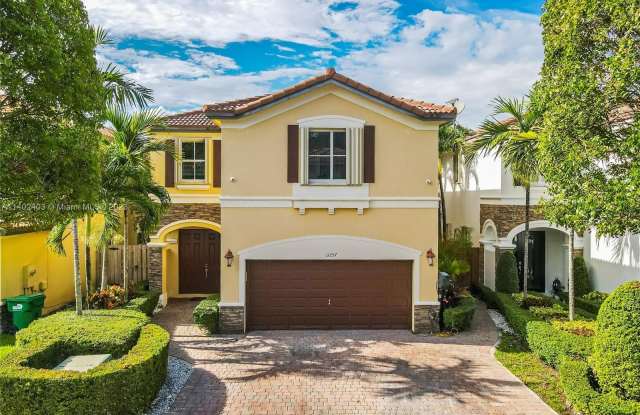 11257 NW 43rd Ter - 11257 Northwest 43rd Terrace, Doral, FL 33178