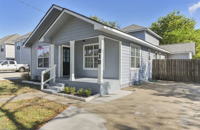 819 Avenue B - 819 Avenue B, College Station, TX 77840