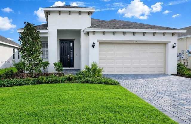 219 BOTTLE BRUSH Dr