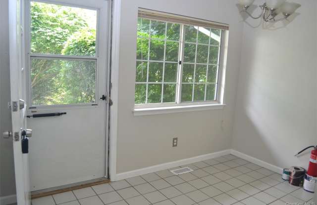 308 Covington Green Lane