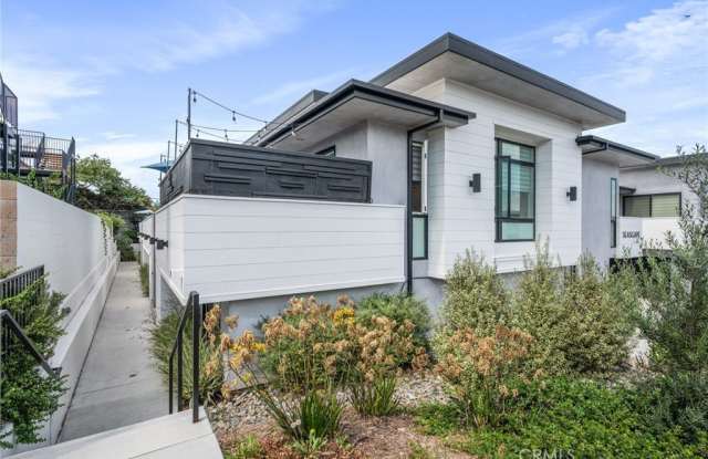 151 Paseo de la Concha