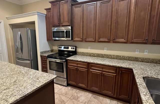 808 Pine Alley Street