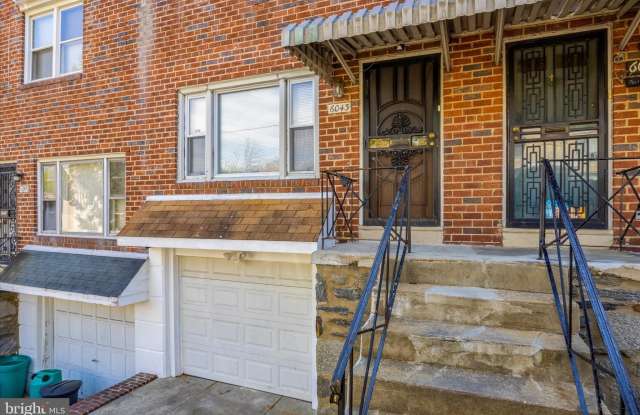 6043 N WARNOCK STREET