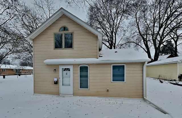 Photo of 123 4th Avenue East