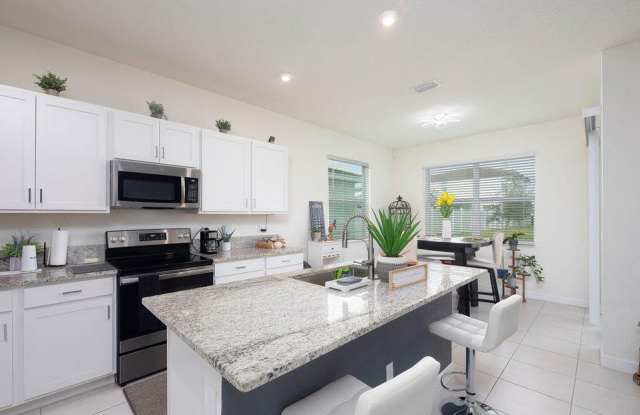 7810 Northwest Gladwell Lane