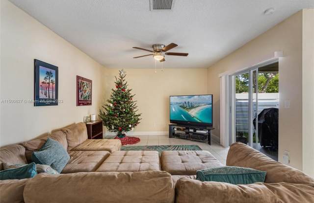 Photo of 14502 SW 142nd Court Cir S