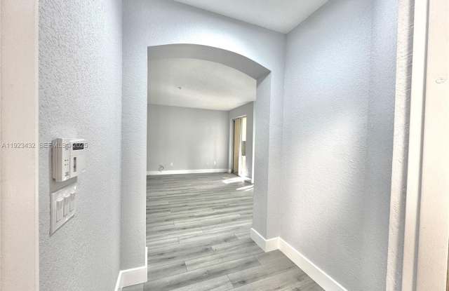 120 Jacaranda Country Club Dr