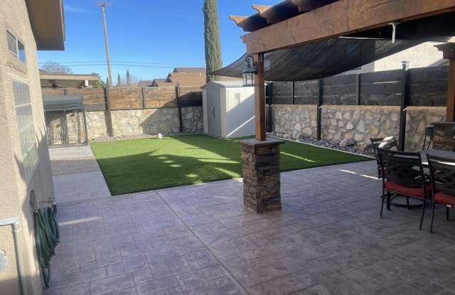 12594 PASEO ROSANNIE Avenue