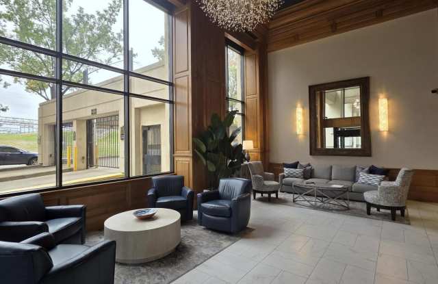 1 Riverpointe unit: Apt 521