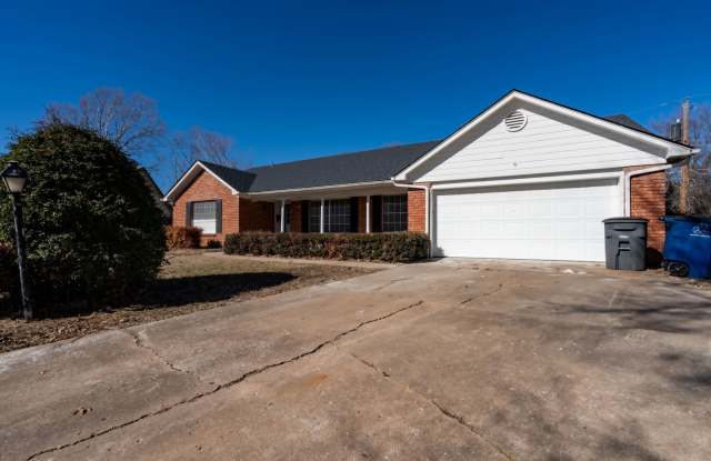 4 Bedroom Home Available For Immediate Move In!!