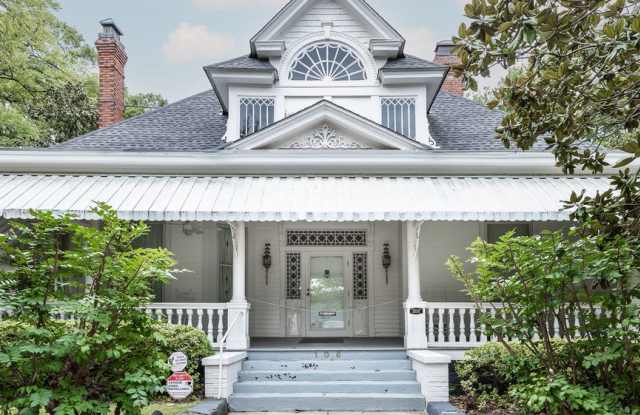 Photo of RESIDENTIAL/COMMERCIAL RENTAL - Charming historic home located downtown Opelika! (*Partially Furnished)