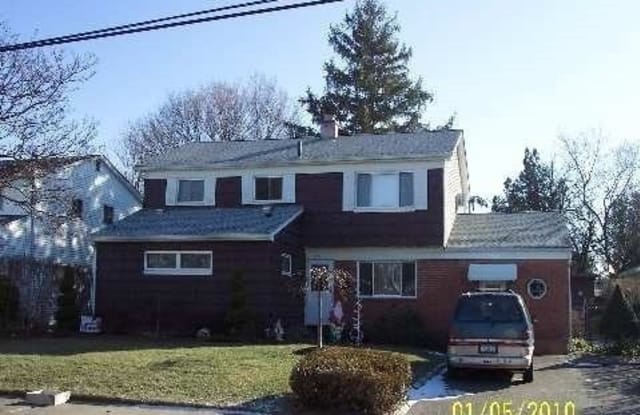 140 Ketridge St - 140 Ketridge Street, West Babylon, NY 11704