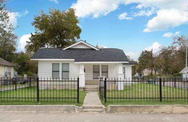 703 Fay Avenue - 703 Fay Avenue, San Antonio, TX 78211