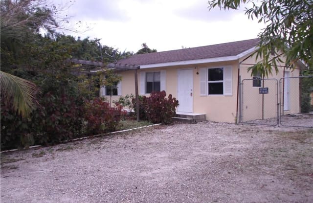 2712 7th ST SW - 2712 7th Street Southwest, Lehigh Acres, FL 33976