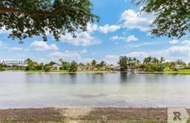 13781 SW 84  E - 13781 SW 84th St, Kendale Lakes, FL 33183