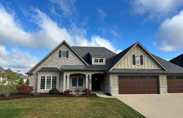 Single Family Home - Available For Rent in Old Hawthorne!