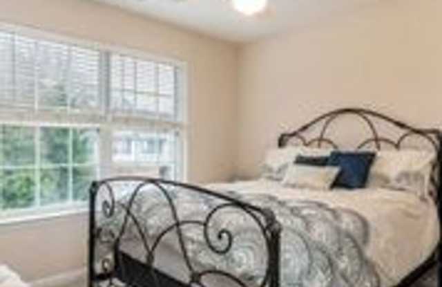 Travelers Rest, 4BD/2.5BA, 2527SF