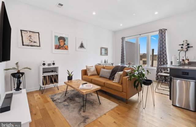 1617-27 N HOPE Street unit: 3B