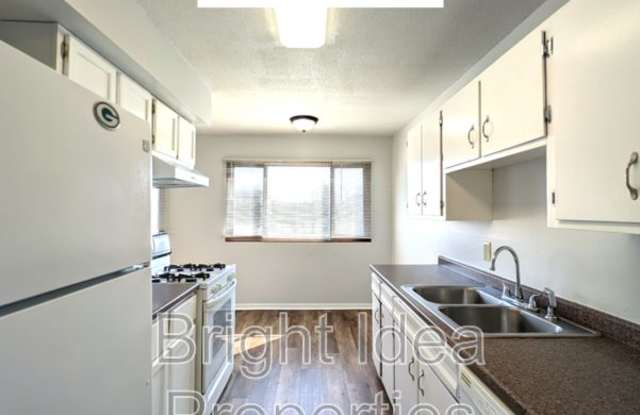 5940 East River Road - 9