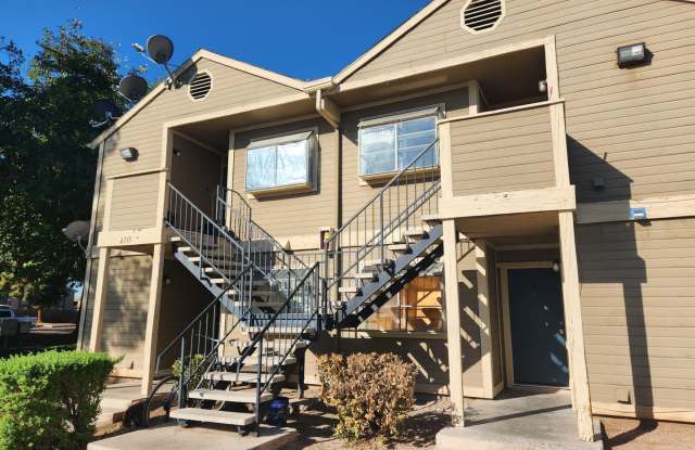 2753 Alicialynn Way Unit B - 2753 Alicialynn Way, Sunrise Manor, NV 89121