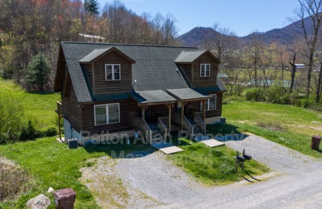 162 Travelers Point - 162 Travelers Point, Maggie Valley, NC 28785