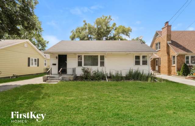 821 Douglas Avenue