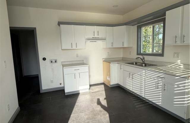 10601 Magnolia Avenue