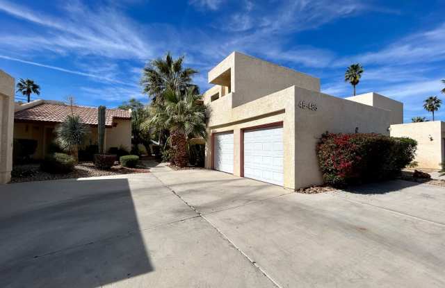COMING SOON! 3 Bedroom 2 Bathroom Upper Level Apartment in Palm Desert!!
