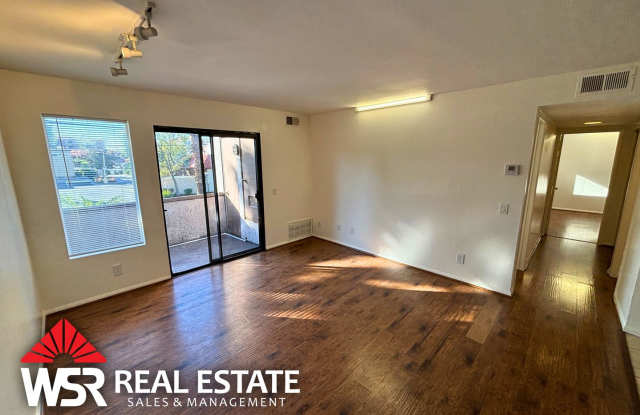 Upper-Level Condo In Gated Community!