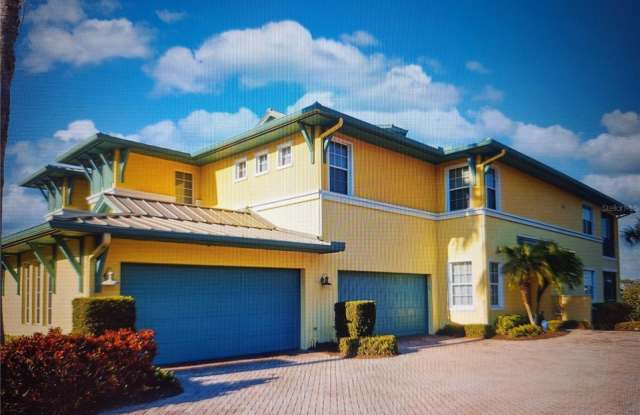 1121 RIVERSCAPE STREET