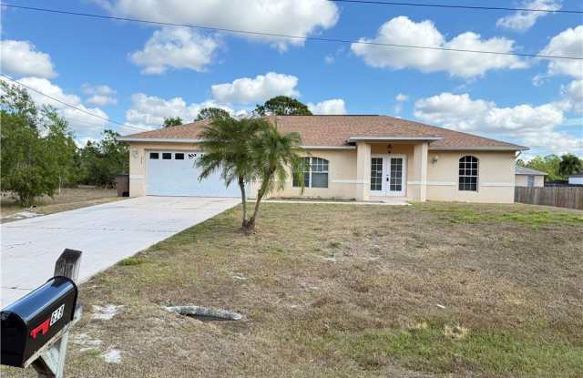 629 Dauphine Avenue S