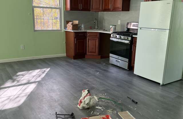 1101 Castle Hill Ave